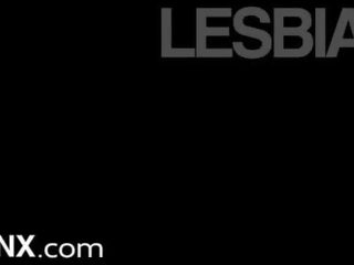 Berkeringat antar ras lesbian xxx klip - lesbianx