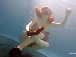 Big susu brunette mia underwater naked