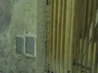 Kamera web menunjukkan di bawah tanah dengan sempit wanita jalang seks dengan memasukkan jari dan anal penis buatan