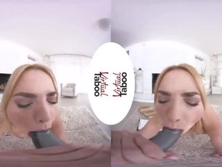 Virtuálne tabu - attractive blondýna násťročné feeding ju pička