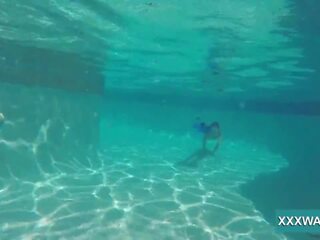 Terrific 褐髮女郎 streetwalker 糖果 swims 水下, x 額定 電影 32