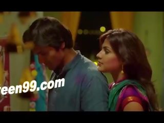 Teen99.com - indisk flicka reha kysser henne pojkvän koron alltför mycket i film