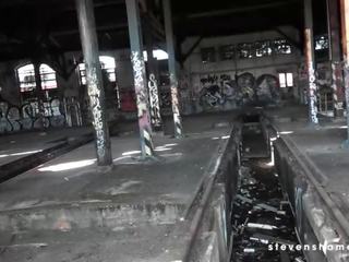 Ze krijgt uitgebeend door jason in een abandoned railway gebied! stevenshame.dating volwassen film shows